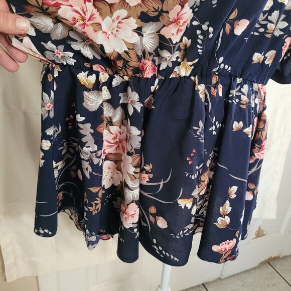 Women's 3XL Black Shirt with Floral Print - Excellent Condition - Picture 9 of 11